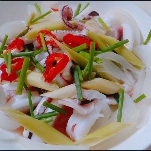 Mực Hấp Hành Gừng