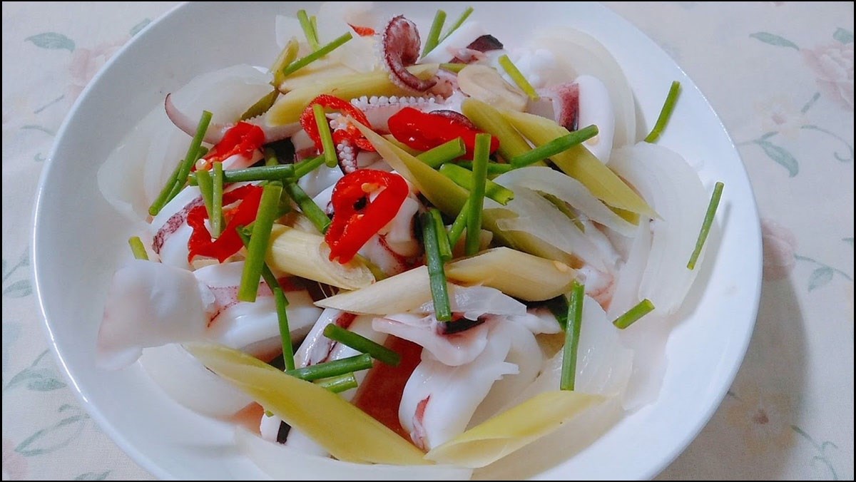 Mực Hấp Hành Gừng